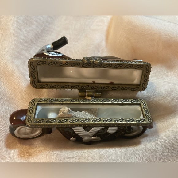 NEW MOTORCYCLE HINGED CERAMIC TRINKET BOX - UNSIGNED  - NEW WITHOUT TAG - Picture 2 of 8